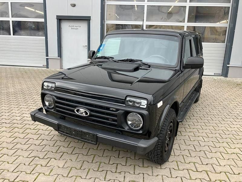 Schwarz Gebraucht 2023 Lada niva SUV | 19.750 € (Etwas zu teuer) - Bild 1/4