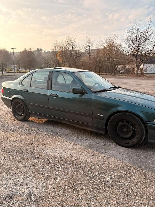 Gebraucht BMW 316 102 PS (75 kW) 1997 Grün Limousine