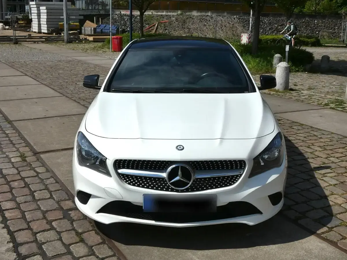 Gebraucht Mercedes CLA200 Night 156 PS (114 kW) 2015 Weiß Coupé