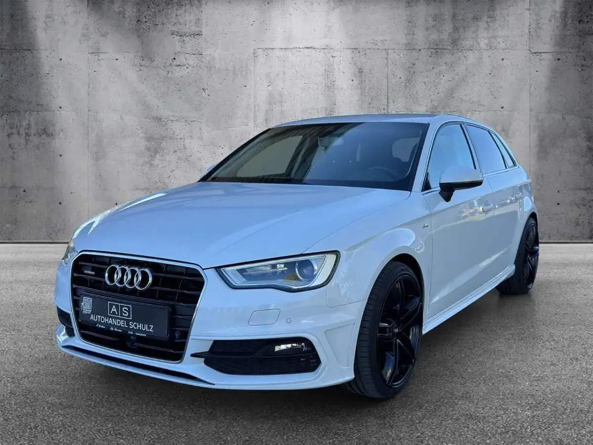 Second-hand Audi A3 S-Line 184 CP (135 kW) 2015 Alb Berlinǎ