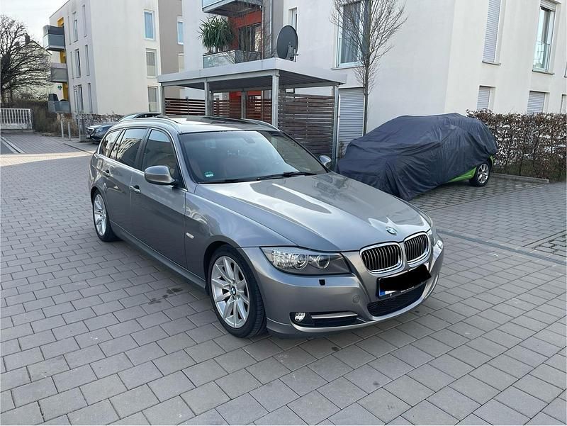 Gebraucht BMW 320 200 PS (147 kW) 2011 Grau Kombi