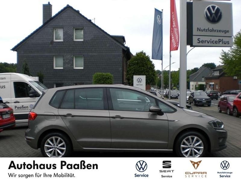Limestone grey metallic Gebraucht 2016 VW Golf Sportsvan LOUNGE Van / Kleinbus | 12.950 € (Fairer Preis) - Bild 1/4