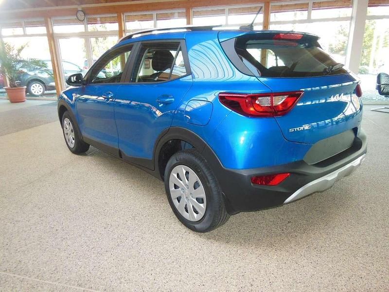 Gebraucht Kia Stonic Comfort 84 PS (61 kW) 2023 Bathysblau SUV