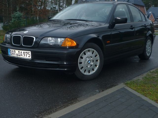 Gebraucht BMW 316 143 PS (105 kW) 2000 Schwarz metallic Limousine