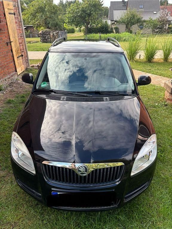 Schwarz Gebraucht 2009 Skoda Fabia Kombi | 2.100 € (Fairer Preis) - Bild 1/4