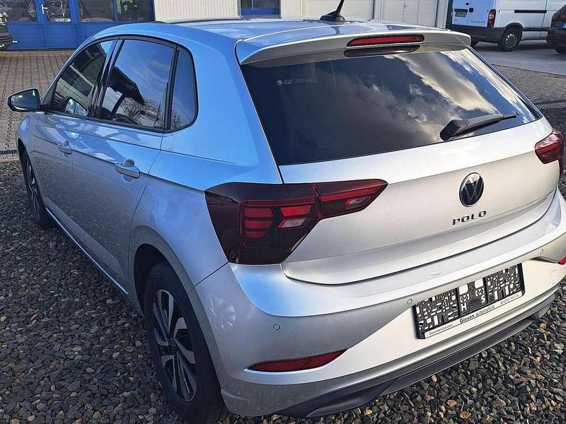 Gebraucht VW Polo Active 80 PS (58 kW) 2023 Reflexsilber metallic Kleinwagen