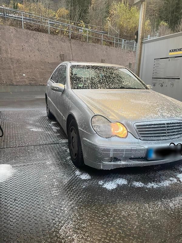 Gebraucht Mercedes C180 129 PS (94 kW) 2001 Silber Limousine