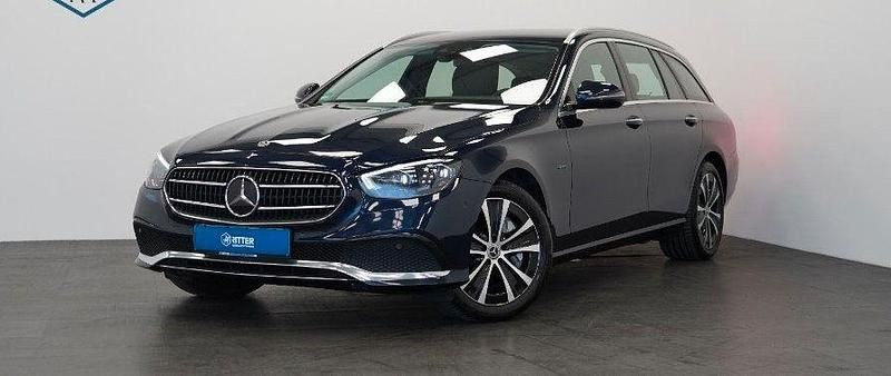 Gebraucht Mercedes E300 Avantgarde 306 PS (225 kW) 2021 Blau Limousine