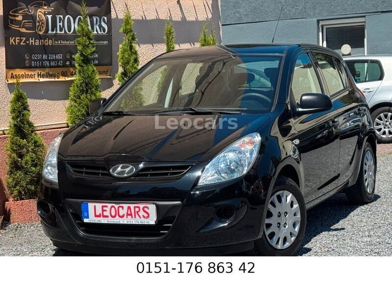 Schwarz Gebraucht 2012 Hyundai i20 Classic Limousine | 4.450 € (Fairer Preis) - Bild 1/4