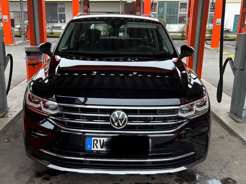 Schwarz Gebraucht 2020 VW Tiguan Elegance SUV | 25.700 € (Superpreis) - Bild 1/4