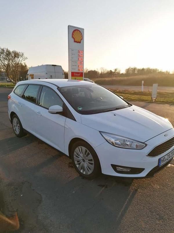 Weiß Gebraucht 2016 Ford Focus S Kombi | 7.400 € (Fairer Preis) - Bild 1/4