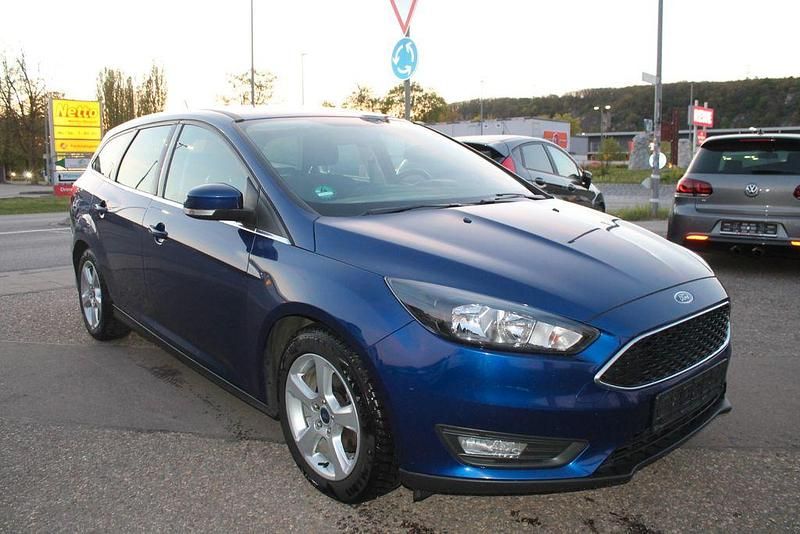 Gebraucht Ford Focus Titanium 125 PS (91 kW) 2015 Blau Limousine
