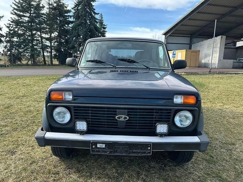 Gebraucht Lada niva 83 PS (61 kW) 2012 Grün SUV