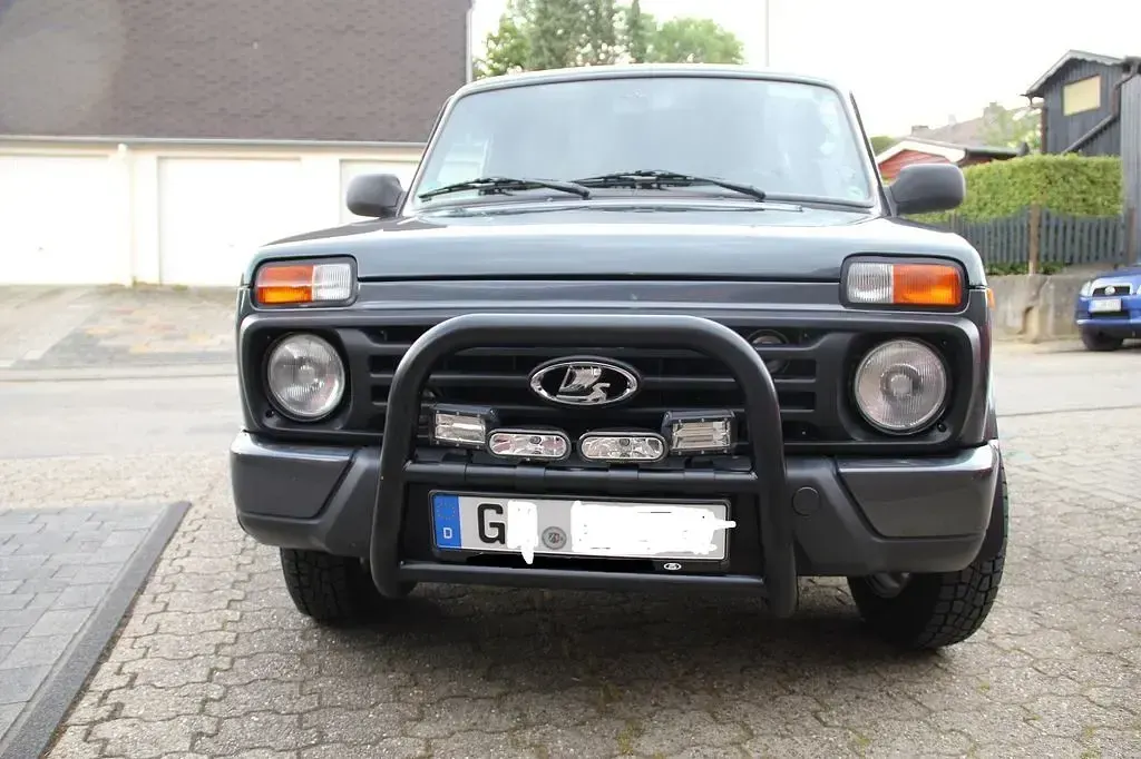 Gebraucht Lada Urban 83 PS (61 kW) 2018 Grau SUV