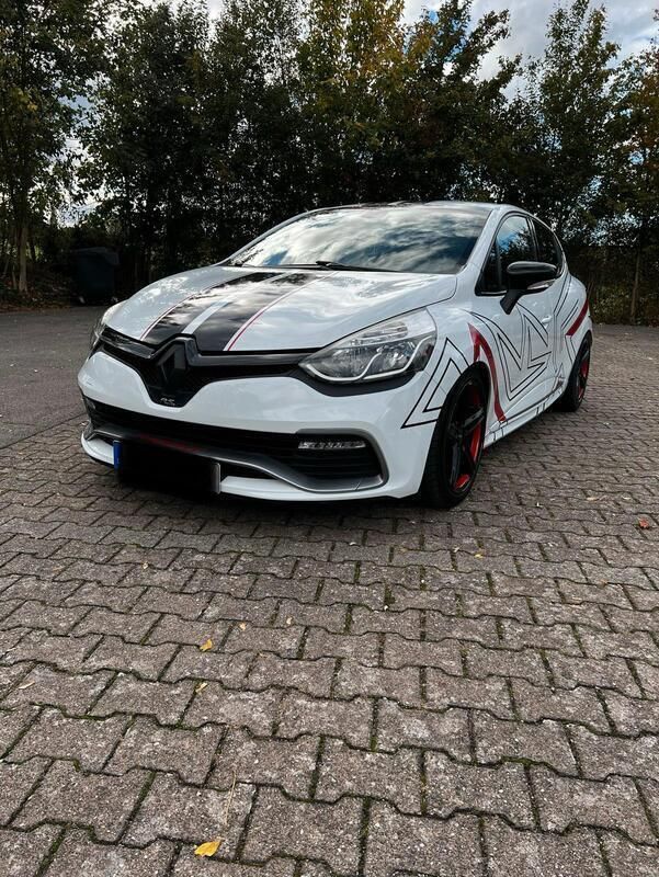 Weiß Gebraucht 2016 Renault Clio IV Trophy Kleinwagen | 16.500 € (Etwas zu teuer) - Bild 1/4