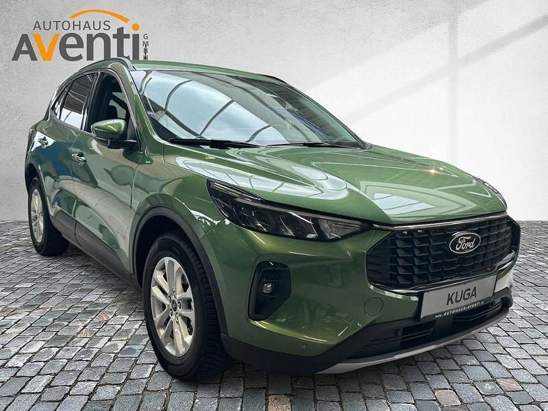 Neu Ford Kuga Titanium 151 PS (111 kW) 2025 Grün SUV