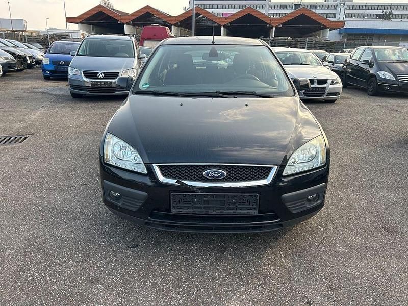 Gebraucht Ford Focus Ghia 116 PS (85 kW) 2005 Schwarz Limousine