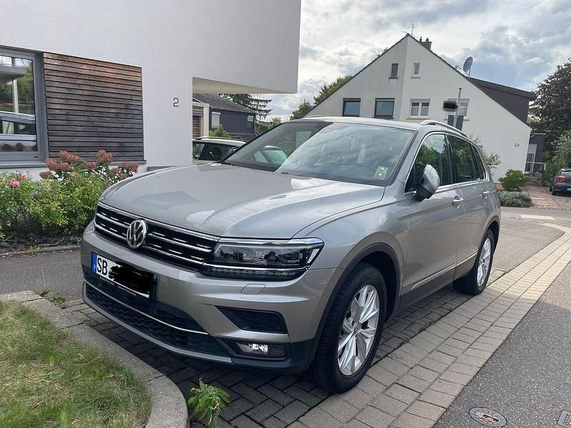 Silber Gebraucht 2018 VW Tiguan Highline SUV | 26.000 € (Guter Preis) - Bild 1/4
