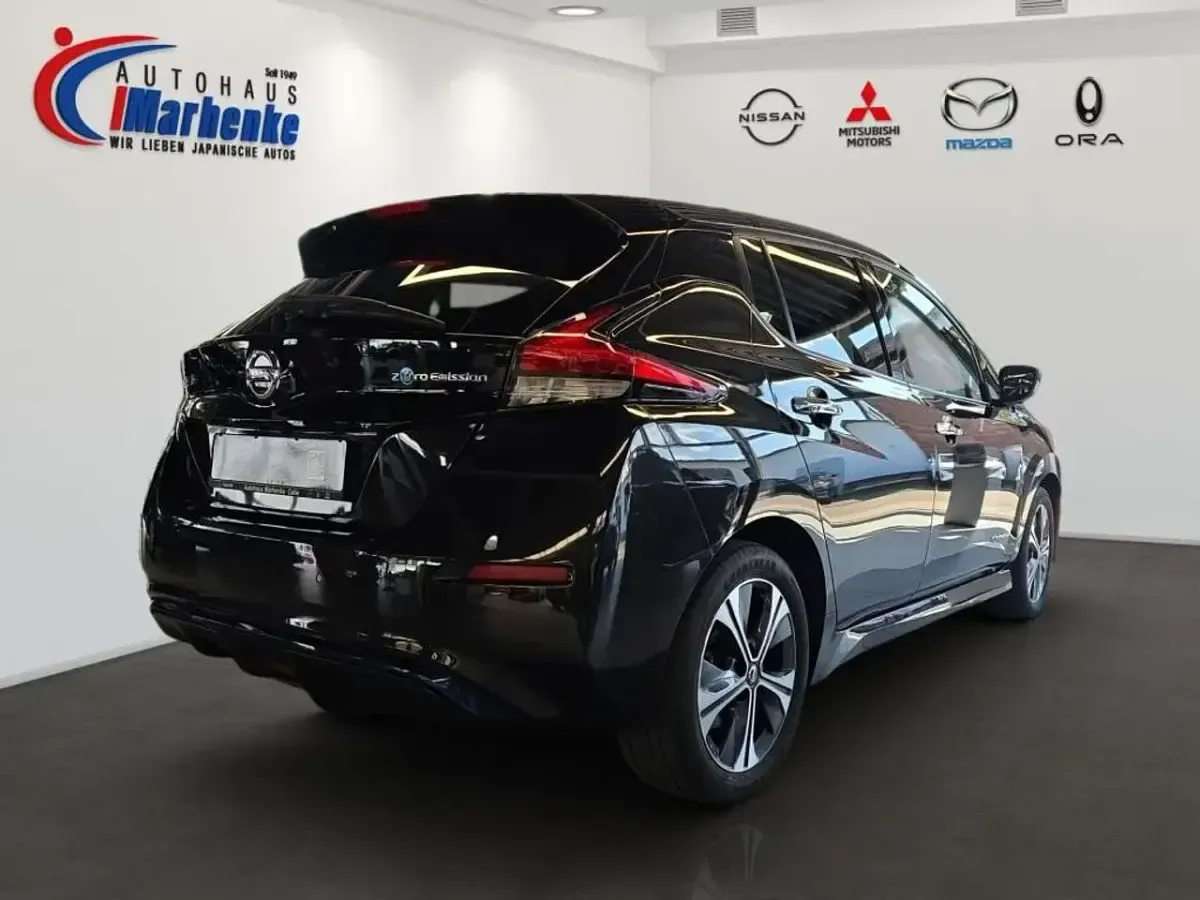 Gebraucht Nissan Leaf Tekna 160 kW (218 PS) 2020 Black (m) Kleinwagen