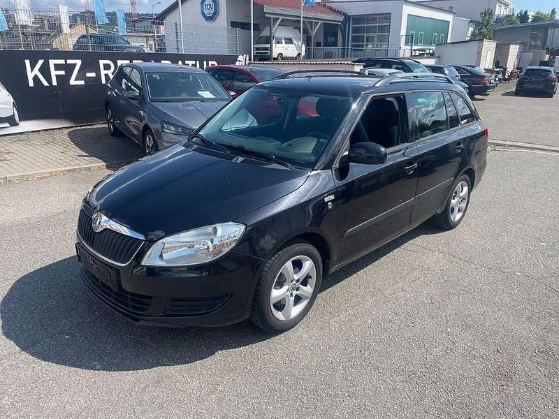Schwarz Gebraucht 2012 Skoda Fabia Family Kombi | 2.990 € (Guter Preis) - Bild 1/4
