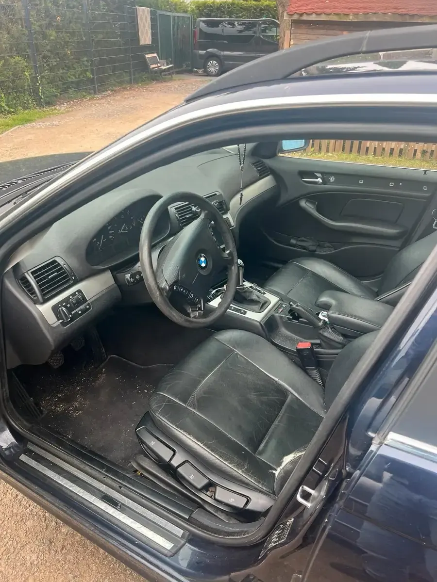 Gebraucht BMW 325 192 PS (141 kW) 2003 Blau Kombi
