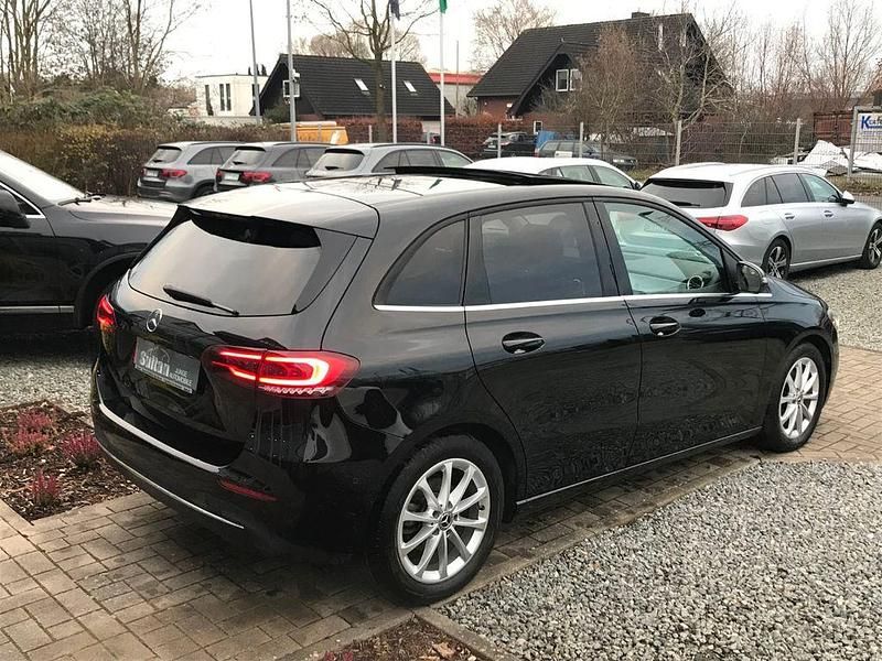 Gebraucht Mercedes B200 Style 150 PS (110 kW) 2022 Schwarz Van / Kleinbus