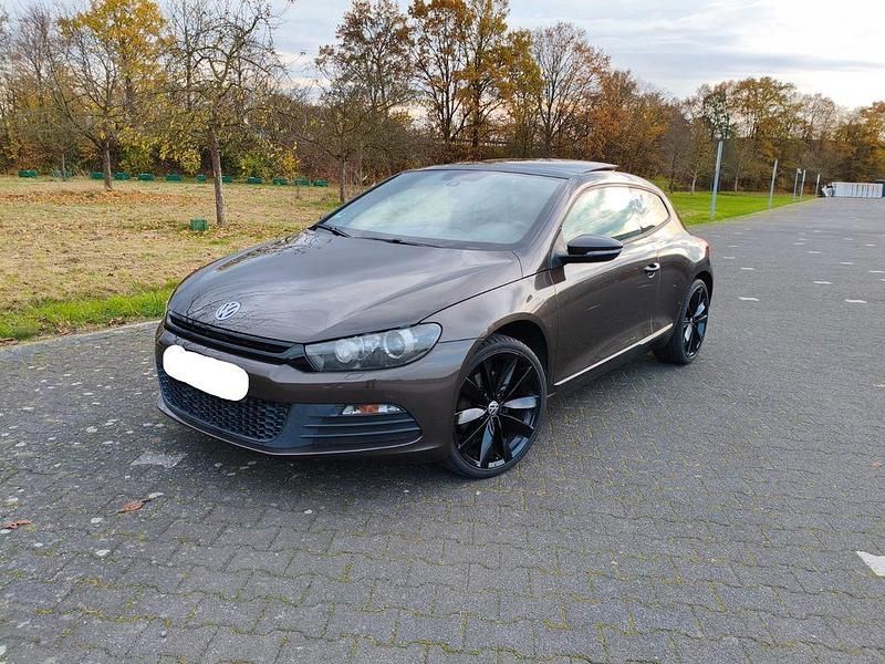 Braun Gebraucht 2011 VW Scirocco Edition Coupé | 9.499 € (Fairer Preis) - Bild 1/4
