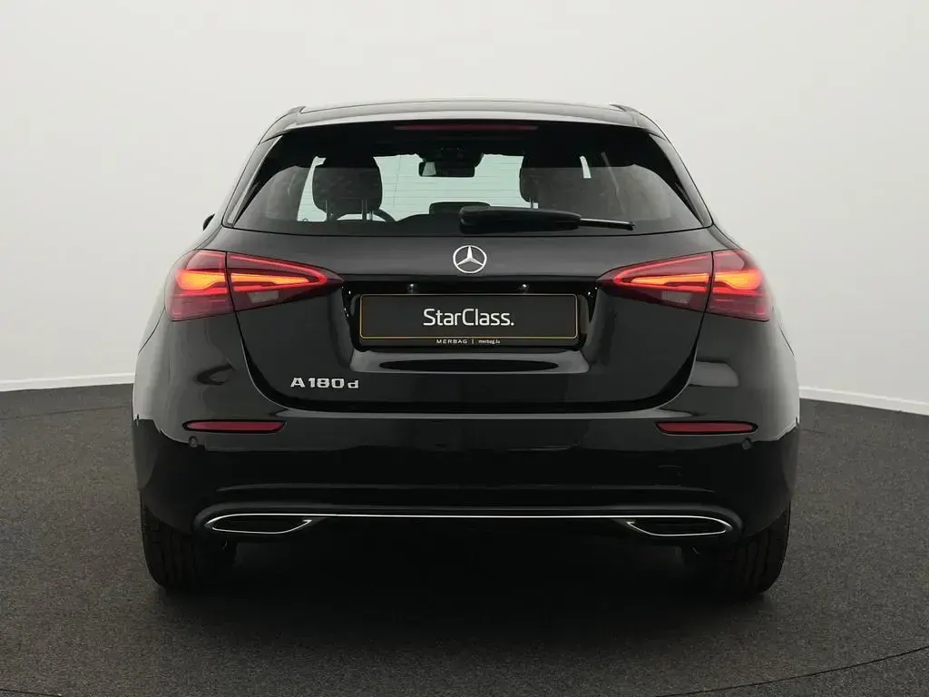 Gebraucht Mercedes A180 Progressive 116 PS (85 kW) 2025 Schwarz Limousine