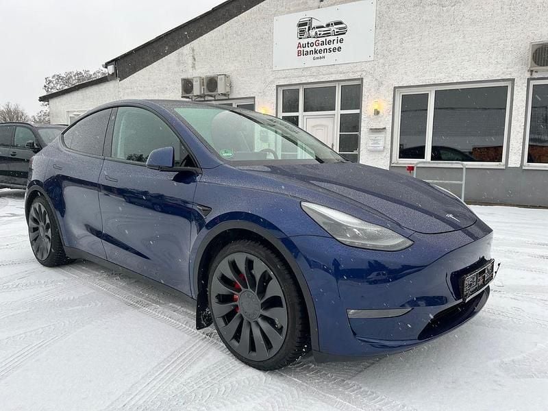 Blau Gebraucht 2024 Tesla Model Y Performance SUV | 39.900 € (Guter Preis) - Bild 1/4