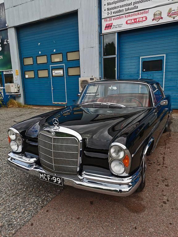 Schwarz Gebraucht 1966 Mercedes 300 SE Coupé | 65.000 € - Bild 1/4