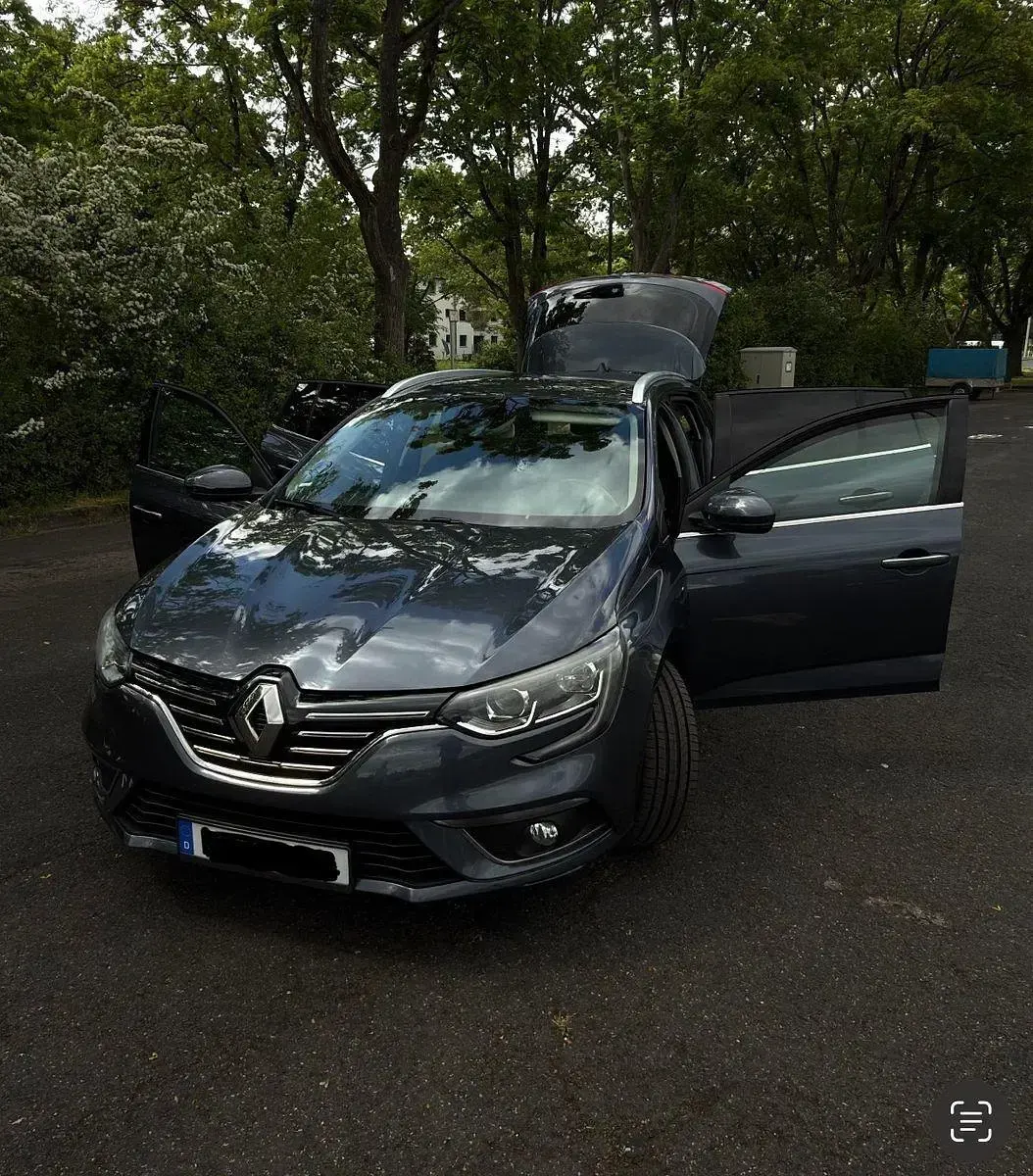 Gebraucht Renault Mégane GrandTour Intens 110 PS (80 kW) 2017 Grau Kombi