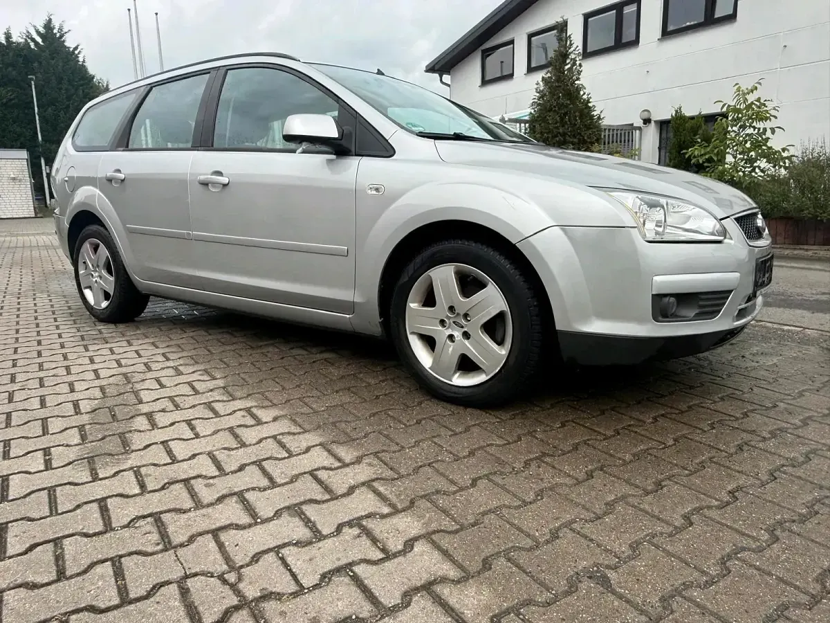 Gebraucht Ford Focus 101 PS (74 kW) 2007 Grau Kombi