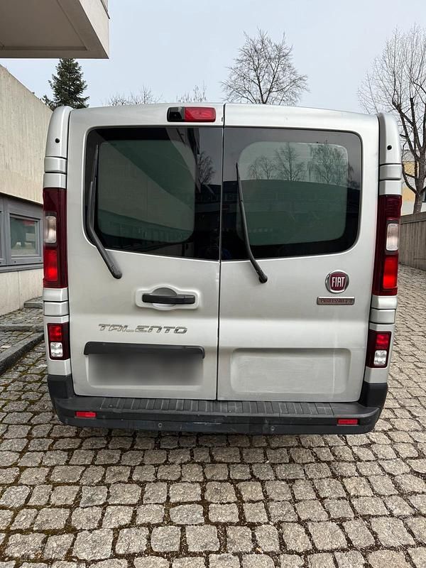 Gebraucht Fiat Talento 2016 Silber Van / Kleinbus