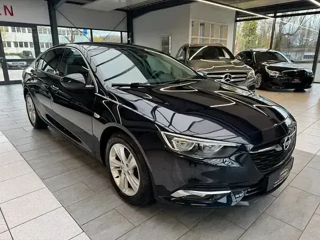 Gebraucht Opel Insignia Innovation 170 PS (125 kW) 2017 Schwarz Limousine
