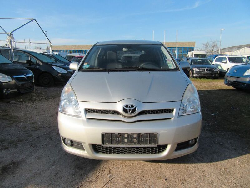 Silber Gebraucht 2009 Toyota Corolla Verso Sol Van / Kleinbus | 1.999 € (Superpreis) - Bild 1/4