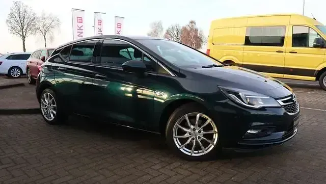 Gebraucht Opel Astra Dynamic 136 PS (100 kW) 2016 Grün Limousine