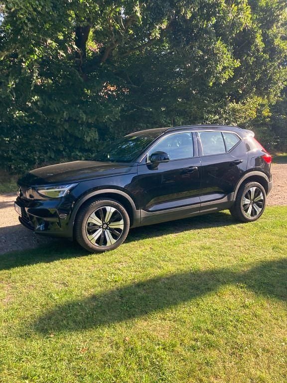 Gebraucht Volvo XC40 Core 169 kW (231 PS) 2023 Schwarz SUV