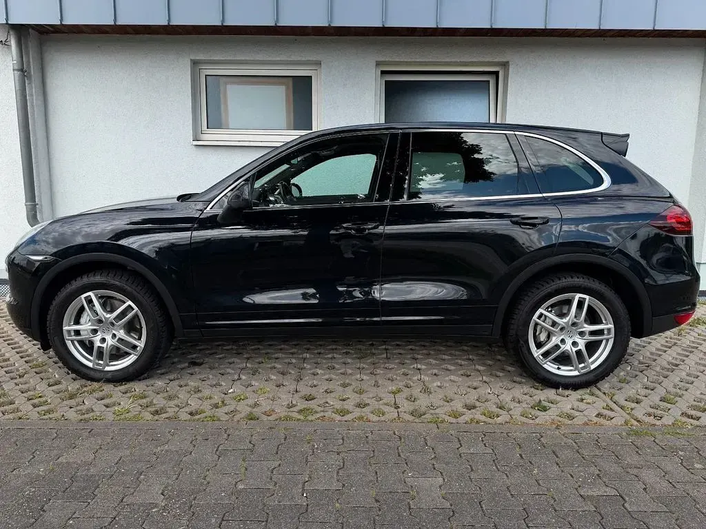 Gebraucht Porsche Cayenne S 400 PS (294 kW) 2012 Tiefschwarzmetallic SUV