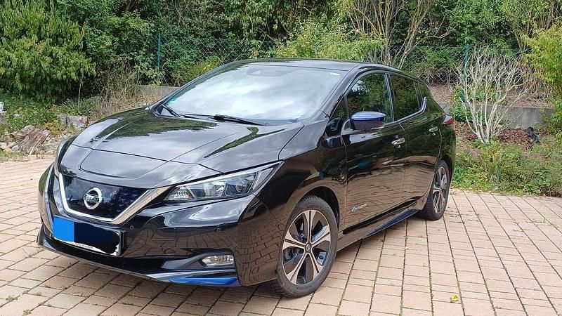 Schwarz Gebraucht 2018 Nissan Leaf Kleinwagen | 13.000 € (Fairer Preis) - Bild 1/4
