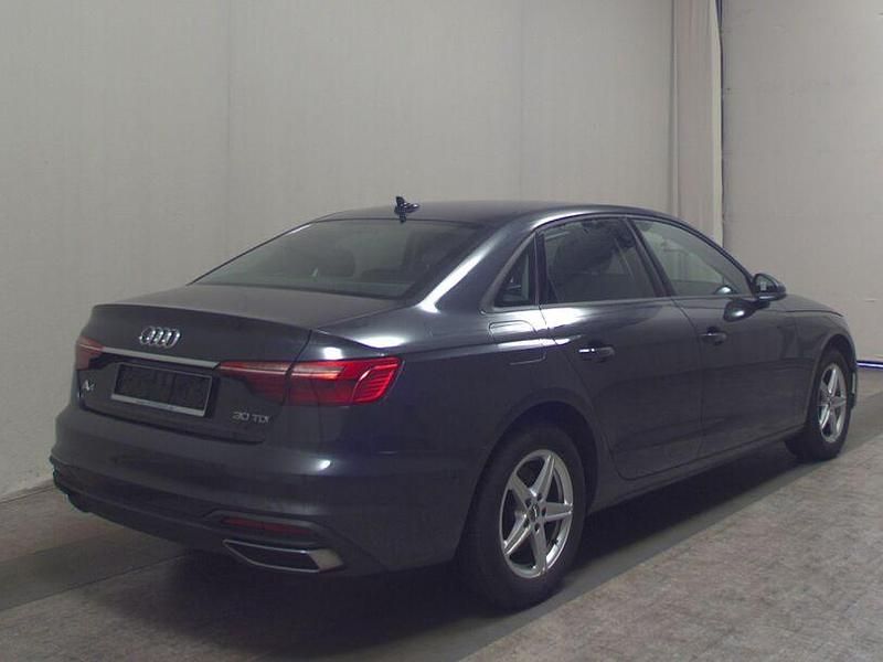 Gebraucht Audi A4 Basis 122 PS (89 kW) 2020 Grau Limousine