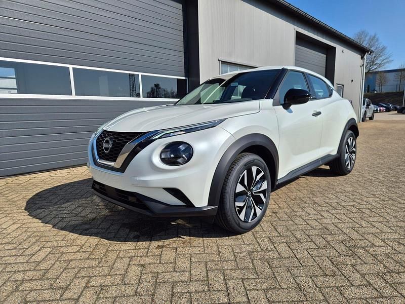Neu Nissan Juke Acenta 114 PS (83 kW) 2026 Solid white SUV
