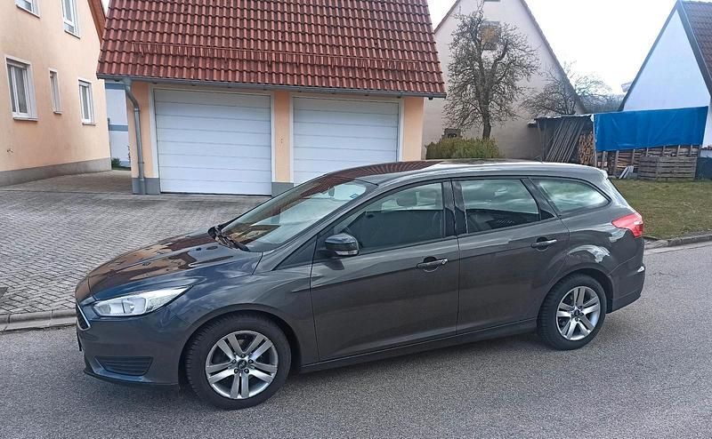 Gebraucht Ford Focus 120 PS (88 kW) 2015 Grau Kombi