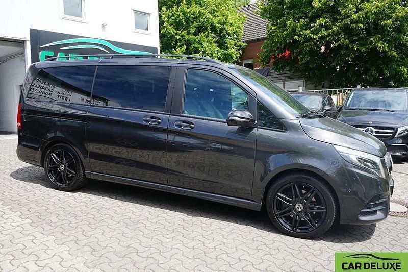Gebraucht Mercedes V300 AMG 237 PS (174 kW) 2022 Grau Van / Kleinbus