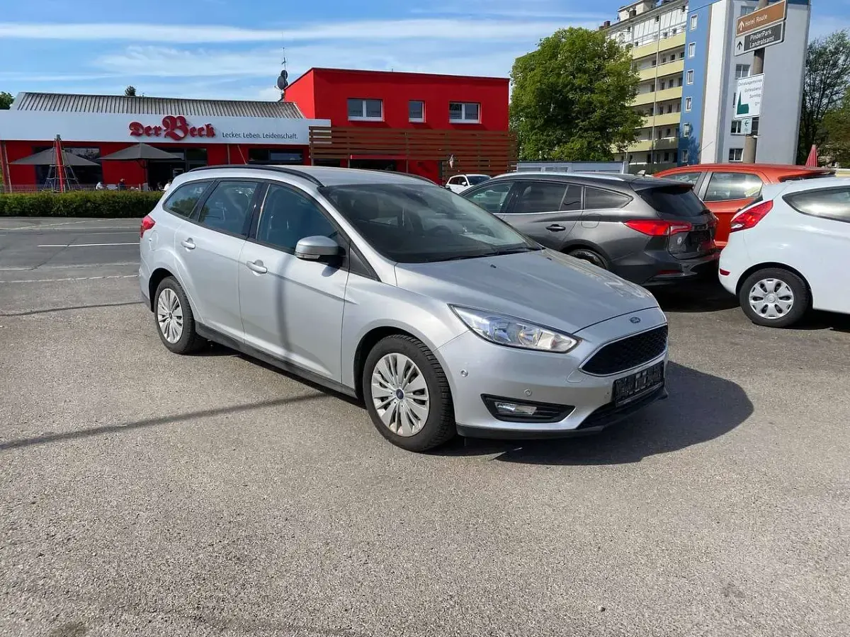 Gebraucht Ford Focus Basis 101 PS (74 kW) 2018 Silber Kombi