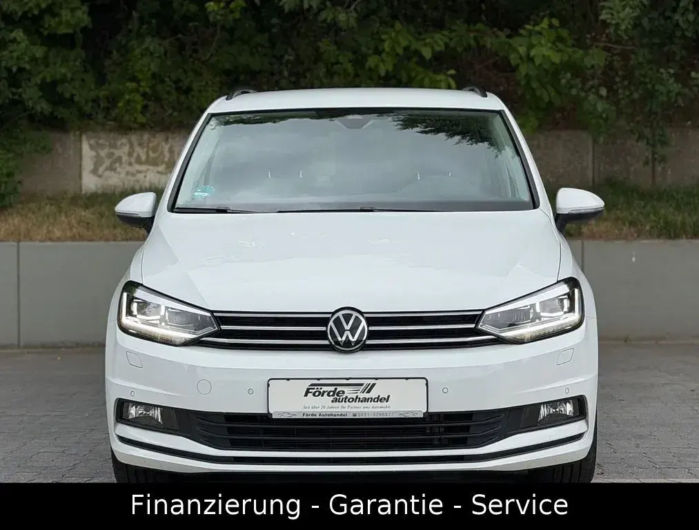 Gebraucht VW Touran 150 PS (110 kW) 2024 Pure white Van / Kleinbus
