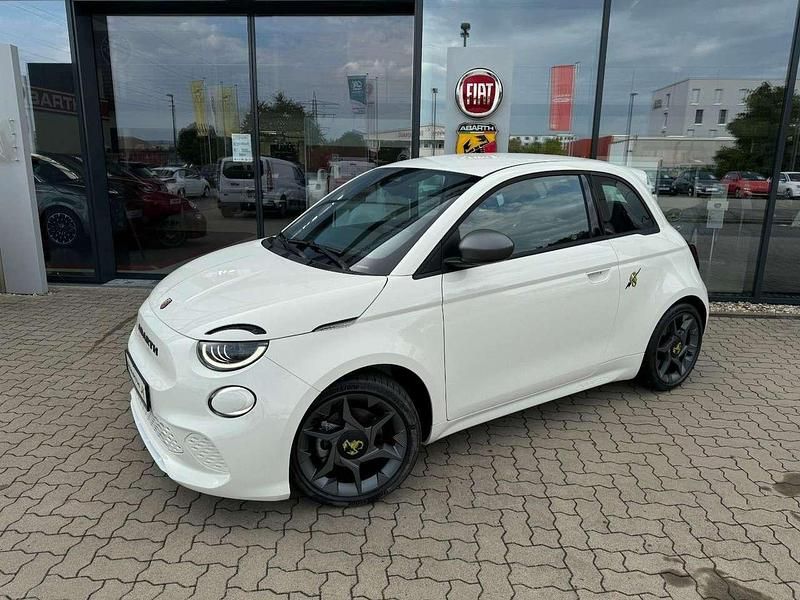 Second-hand Abarth 500e 113 kW (154 CP) 2024 Alb Hatchback