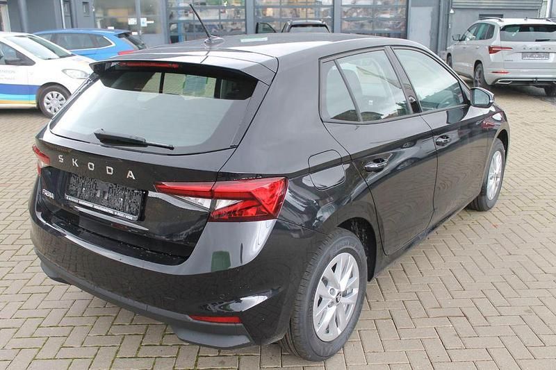 Neu Skoda Fabia 116 PS (85 kW) 2025 Schwarz Limousine