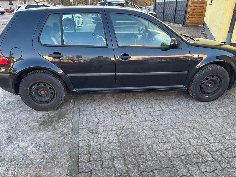 Gebraucht VW Golf IV 77 PS (56 kW) 2001 Schwarz Kleinwagen