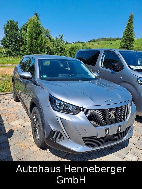 Grau Gebraucht 2021 Peugeot e-2008 SUV | 16.990 € (Fairer Preis) - Bild 1/4