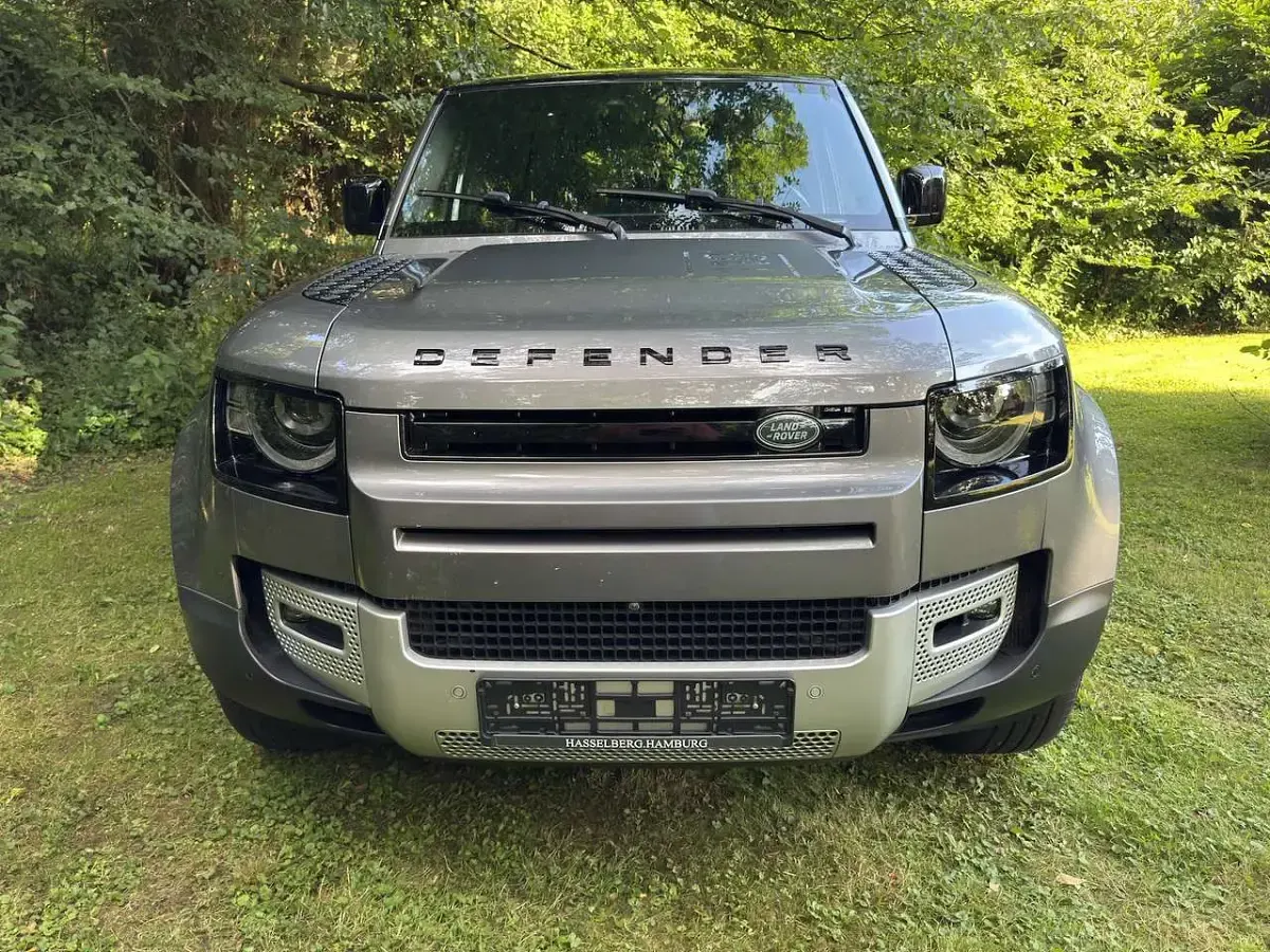 Gebraucht Land Rover Defender SE 249 PS (183 kW) 2021 Eiger grey (metallic) SUV
